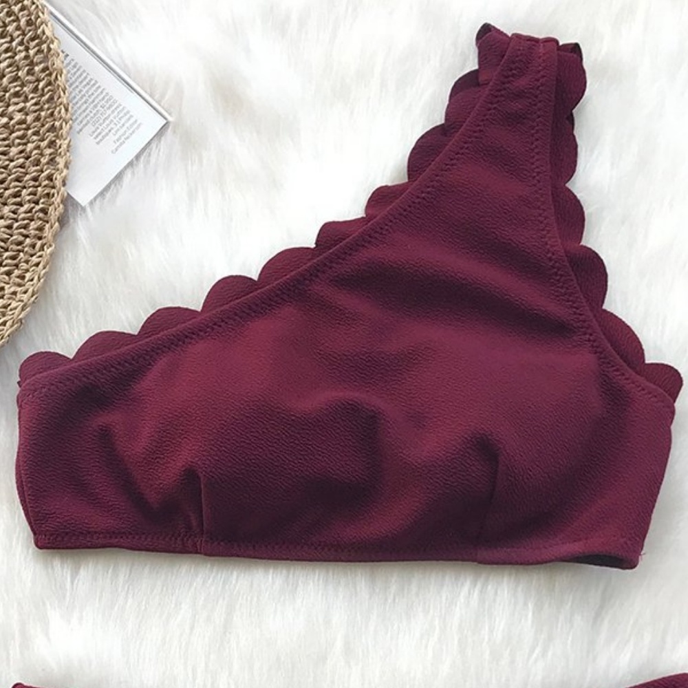 CUPSHE Maroon Scallop Bikini